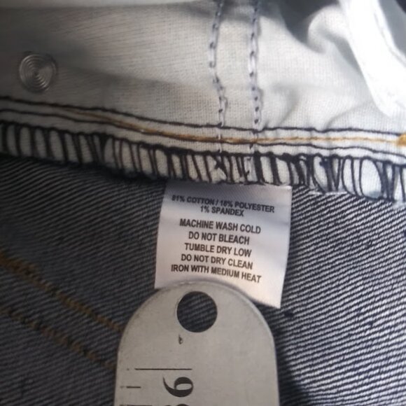 Studio 12 women's size 7 dark blue flare jeans - Picture 12 of 13